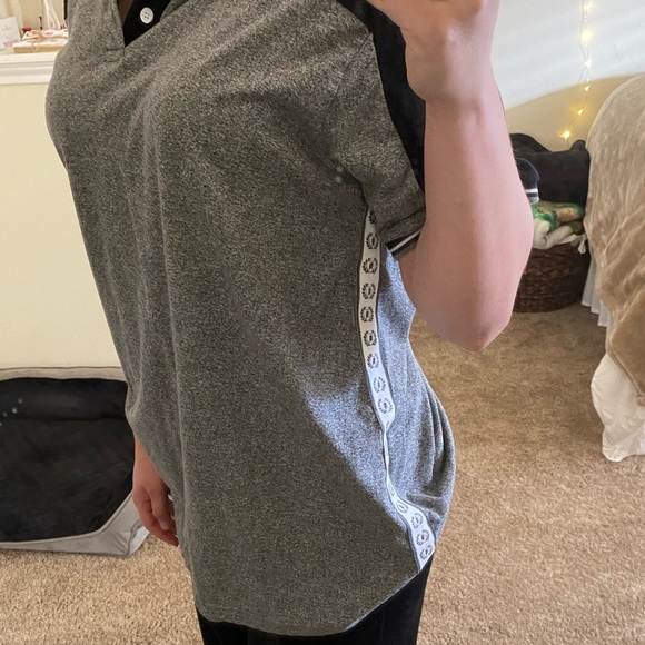 Collared Unique Tee - Picture 2 of 6